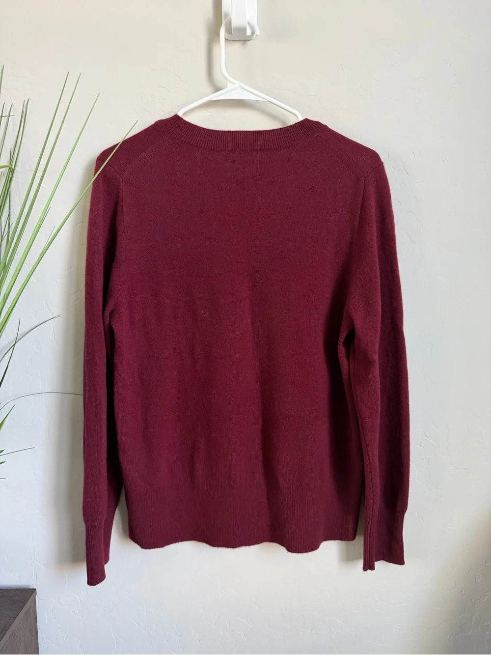 J.Crew 100% Cashmere Crewneck Sweater Burgundy Wine Classic Fit Medium-Repair